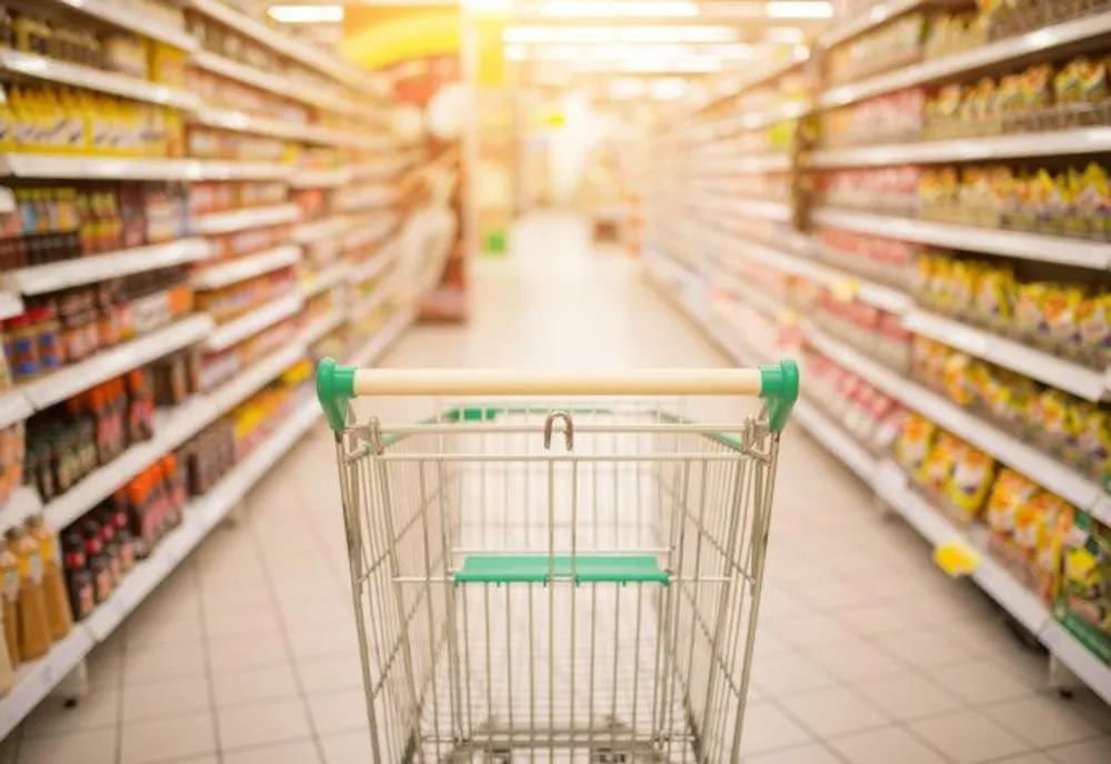 O femeie a furat în mod repetat mâncare din supermarket, folosindu-se de casele self-scan. Metoda ingenioasă folosită