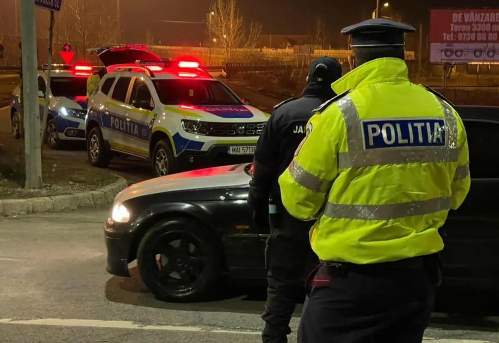 Un șofer de 18 ani, care avea permis de o lună, conducea cu o viteză amețitoare pe o autostradă din județul Brașov!