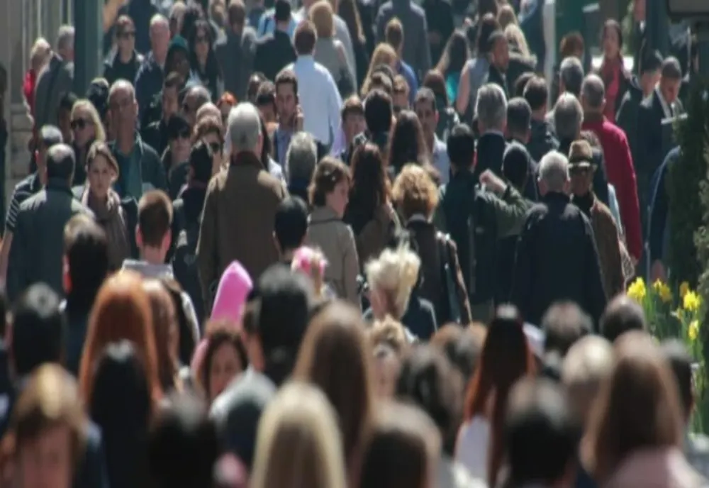 Sondaj FACIAS | 94% dintre români se declară abuzaţi de instituţiile statului
