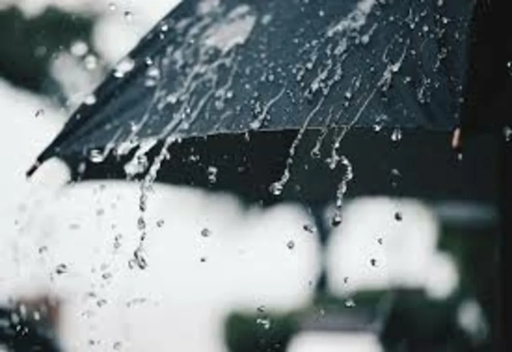 Cod galben de ploi torențiale și grindină în jumătate din țară. Zonele lovite de fenomene meteo extreme