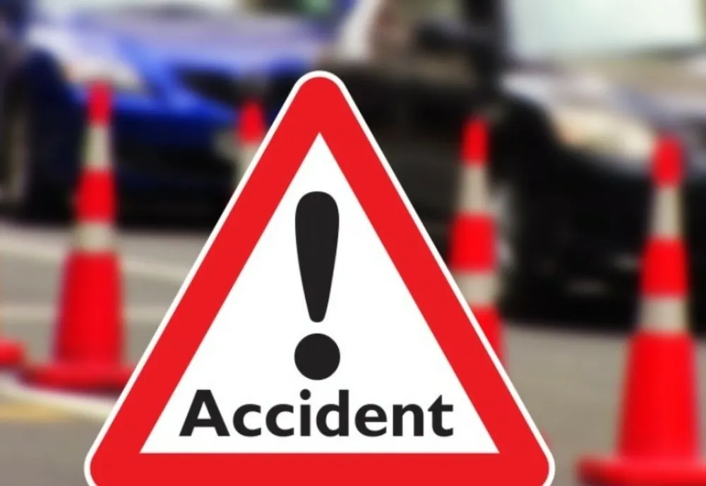 Bărbat de 55 de ani mort într-un accident rutier. Un tânăr de 19 ani este grav rănit