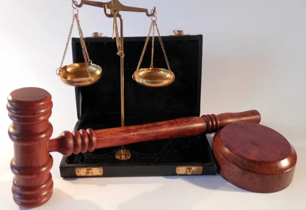 Azilele groazei - Frații Godei rămân în arest preventiv! Patronii căminelor din Ilfov au cerut libertate
