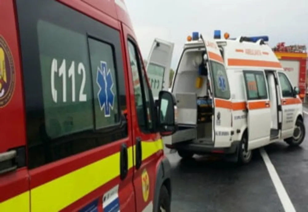 Accident grav, în Mureș. Patru oameni sunt răniți, un copil de 2 ani fiind în stare gravă