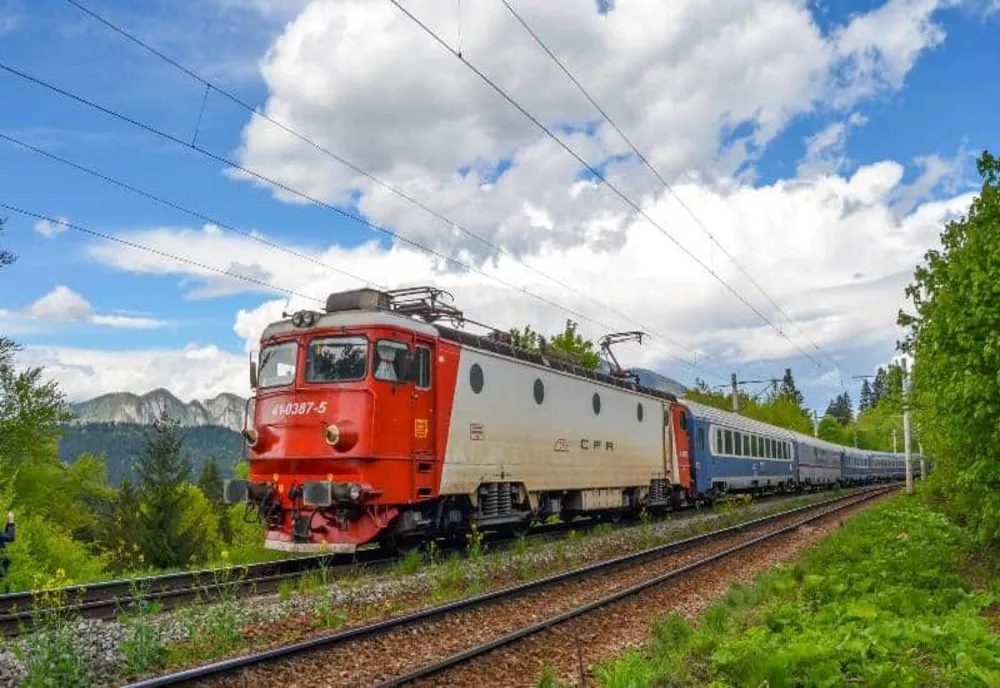 CFR Brașov anulează mai multe trenuri din cauza lipsei mecanicilor
