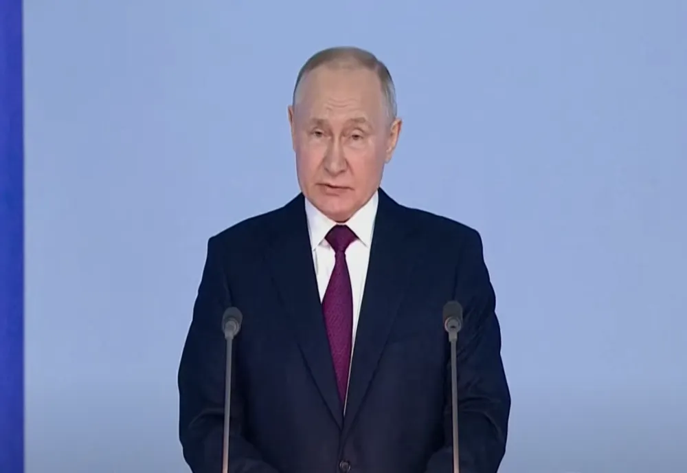 Oraș asediat și front comun contra minelor! Putin cere negocieri de pace, dar în alt război