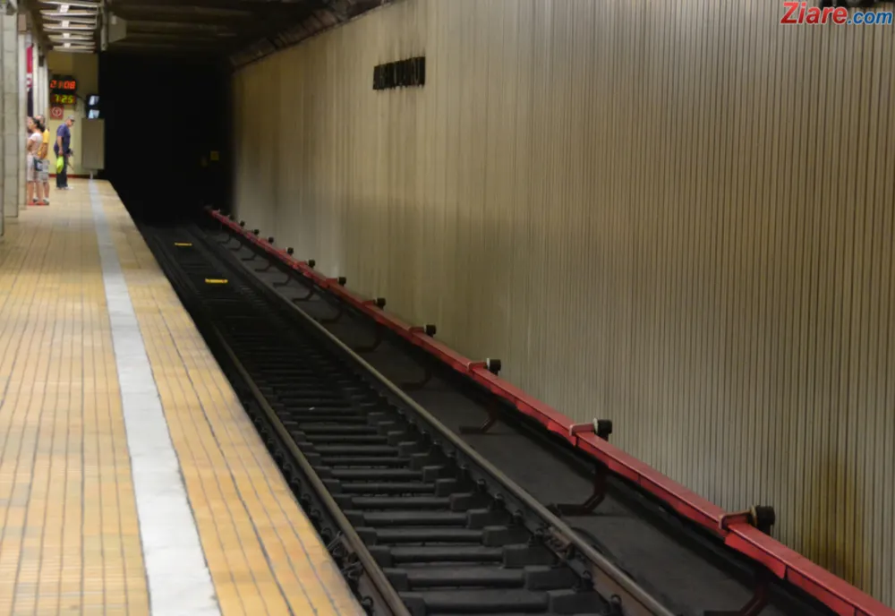 POSIBILĂ TENTATIVĂ DE SUICID ÎN STAȚIA DE METROU PIAȚA UNIRII 2