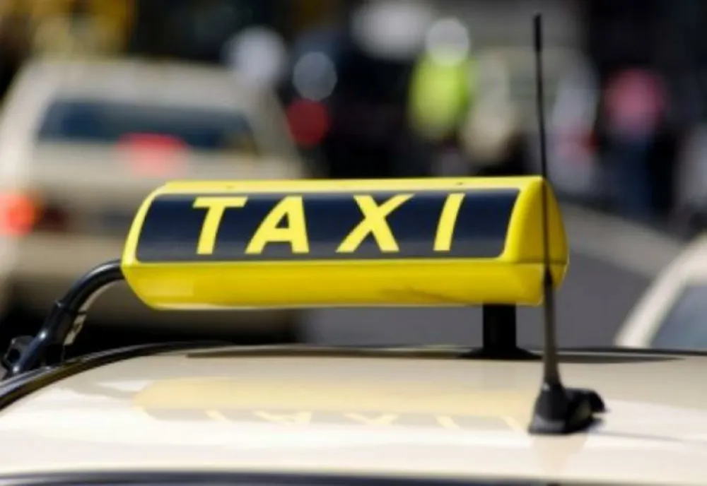 Cele mai întâlnite înșelătorii din Grecia, de la taximetriști cu supertarife la restaurante cu note de plată șocante