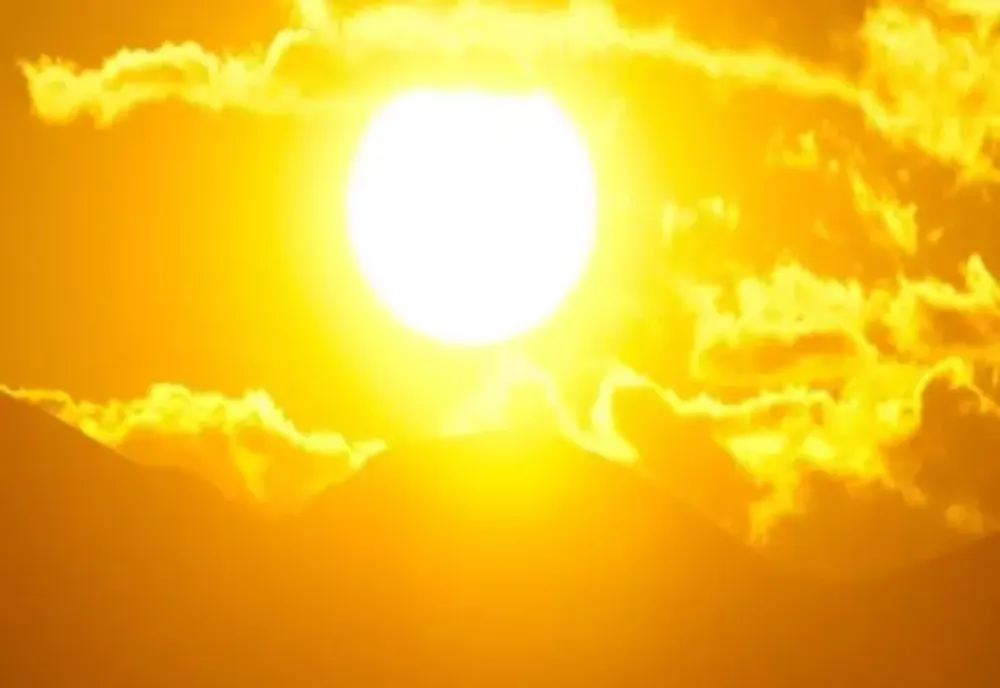 Prognoza meteo pentru următoarele două săptămâni. Temperaturile scad brusc și vin ploile în toată țara