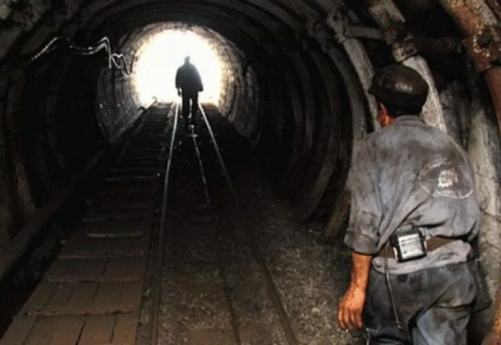 Lovitură pentru disponibilizații din minerit și energie. ANAF i-a scos DATORI, după ce le-a taxat plățile compensatorii