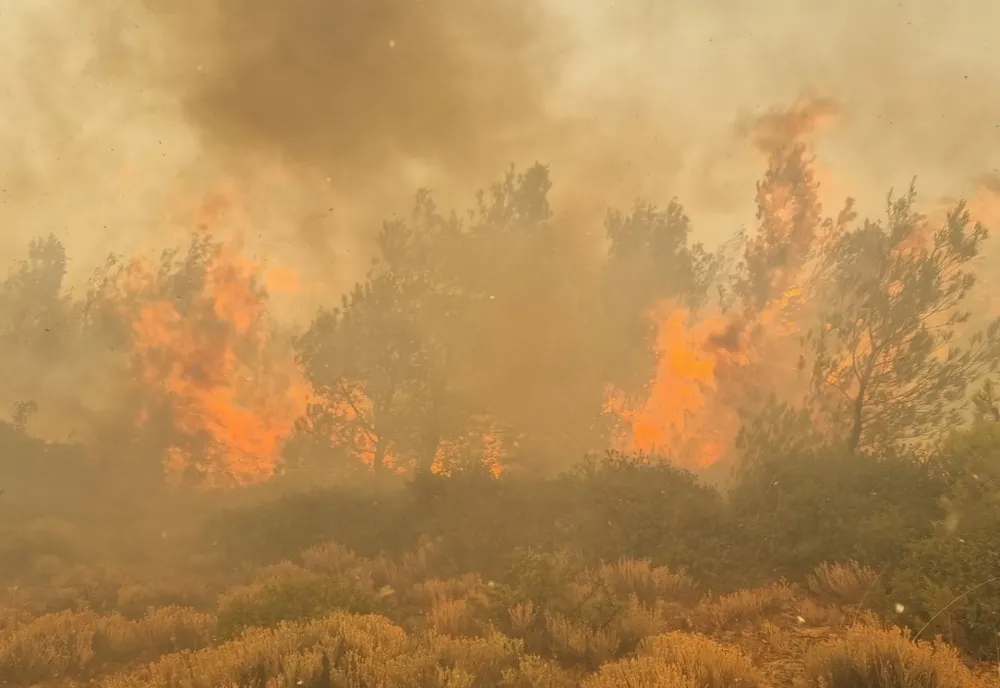 Grecia se confruntă cu temperaturi extreme. Risc de incendii și furtuni: MAE recomandă precauție în anumite regiuni