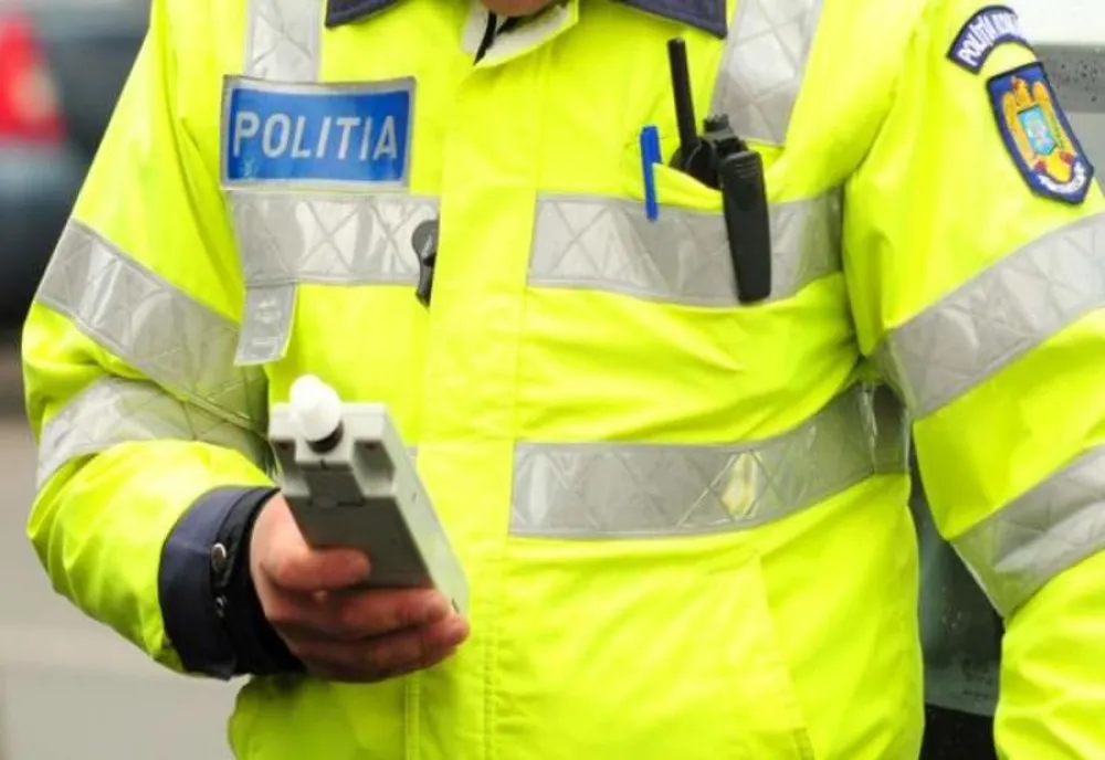 O tânără de 18 ani, băută și fără permis, a furat o mașină și a făcut accident, în Medgidia