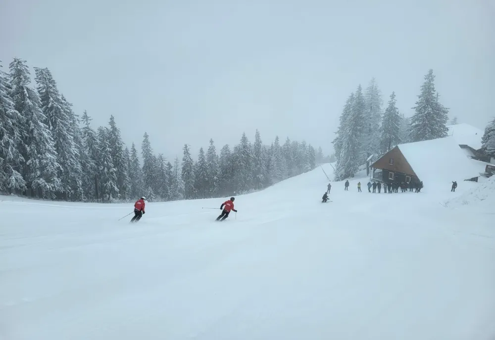 VREME IDEALĂ PENTRU SCHI ÎN POIANA BRAȘOV