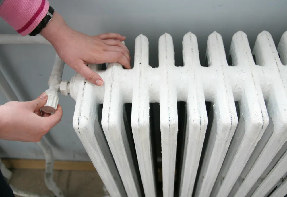 Avarie majoră în sistemul de termoficare din Capitală. Aproape 400 de blocuri din Sectorul 2, fără apă caldă şi căldură