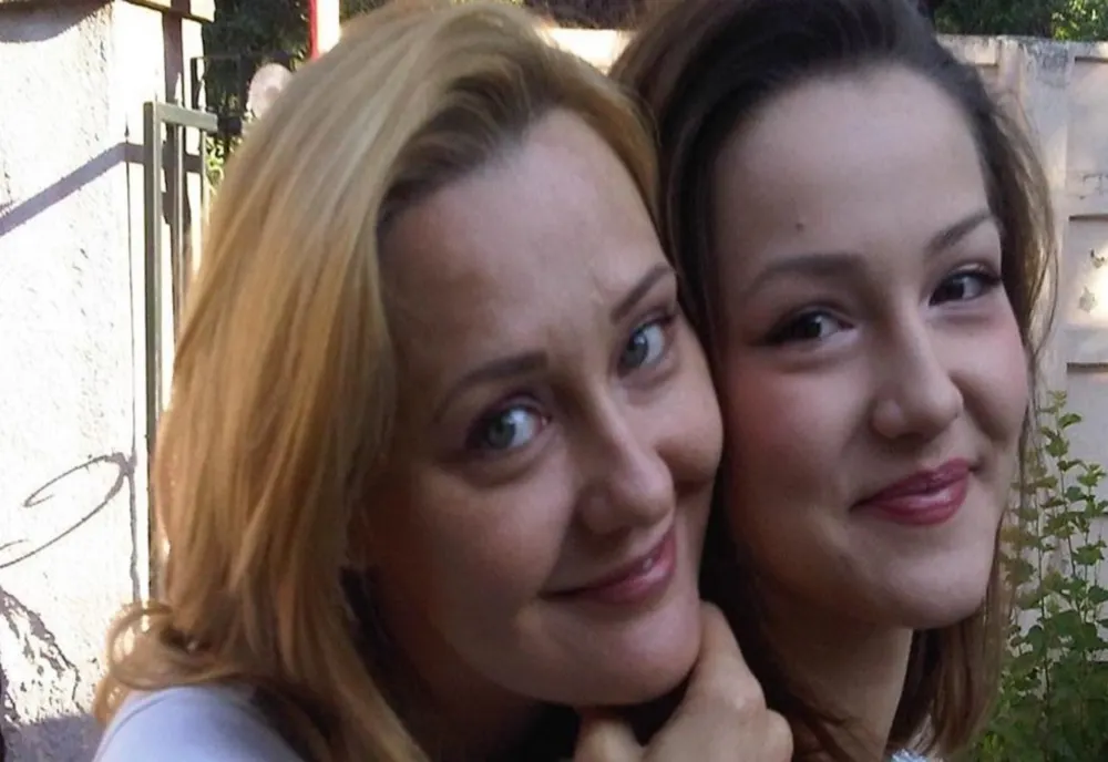 Oana Lasconi: Regret felul în care am făcut declarația de sâmbătă. Nu ar fi trebuit să mă arunc cu capul înainte