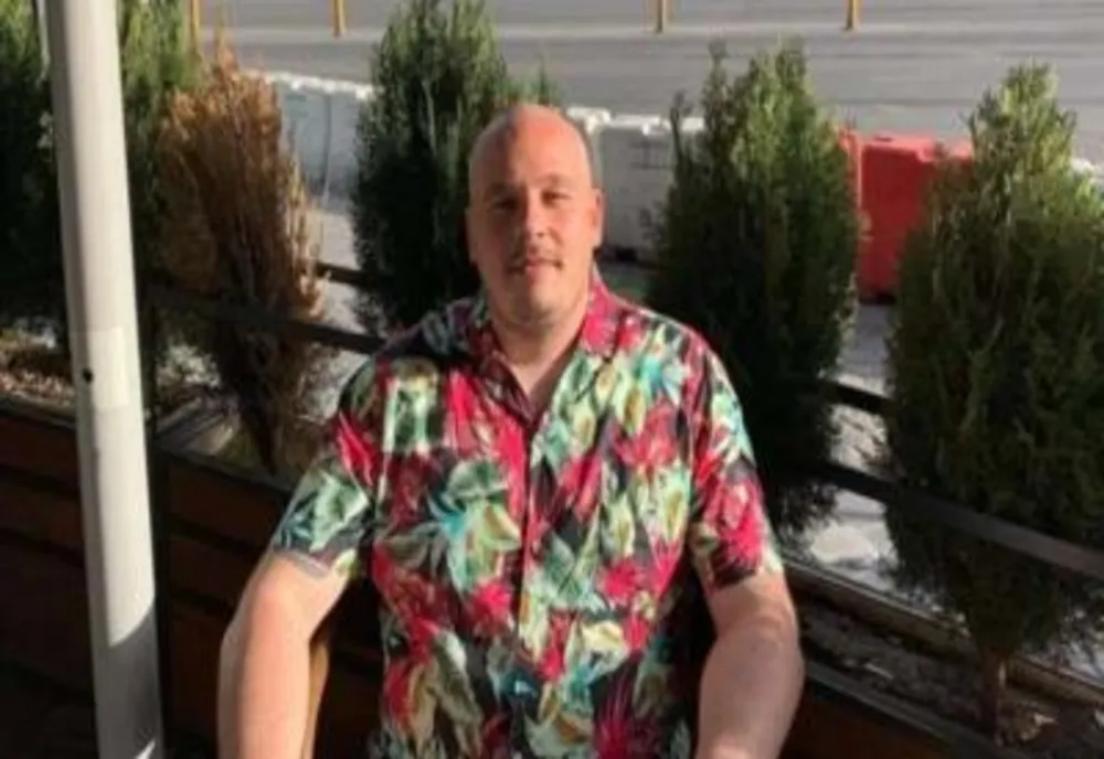 Bărbatul care și-a ars mătușa de vie, în scara de bloc din Capitală, este fiul bodyguardului lui Gigi Becali