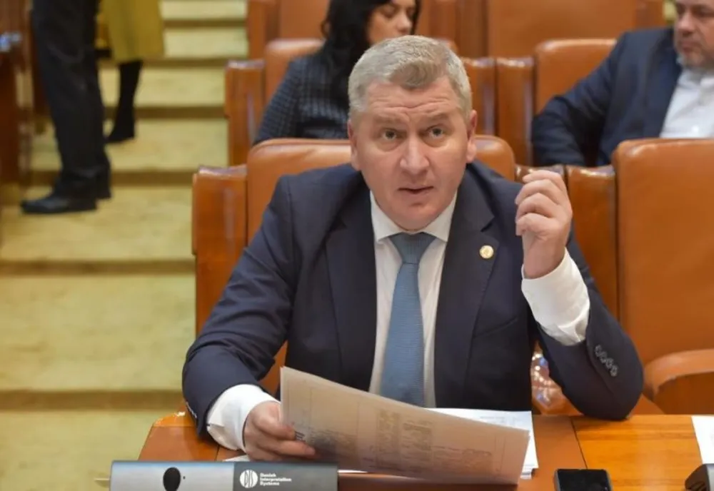Florin Roman răspunde atacurilor succesive ale PSD. „Înțeleg că îi deranjează foarte tare că liberalii nu sunt huiduiți pe stradă”