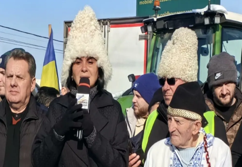 Jurnaliștii Realitatea PLUS, emisiuni maraton de Ziua Unirii - Alexandra Păcuraru, 4 ore alături de protestatarii de la Afumați