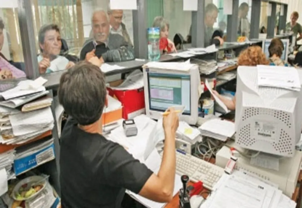 Habarniștii de la stat - jumătate din funcționarii publici nu ştiu ce servicii online oferă instituţia în care lucrează (studiu)