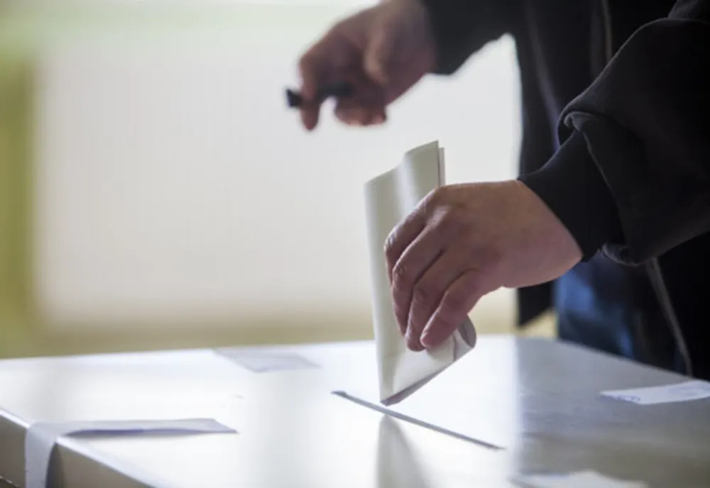 Alegeri în Franța. Primul tur al alegerilor legislative anticipate