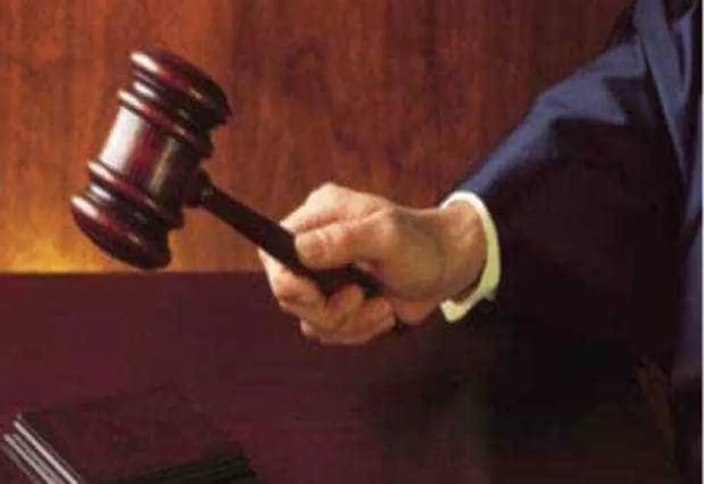 TREI ASISTENŢI DE LA MEDICINĂ LEGALĂ CONSTANŢA AU FOST TRIMIŞI ÎN JUDECATĂ PENTRU LUARE DE MITĂ