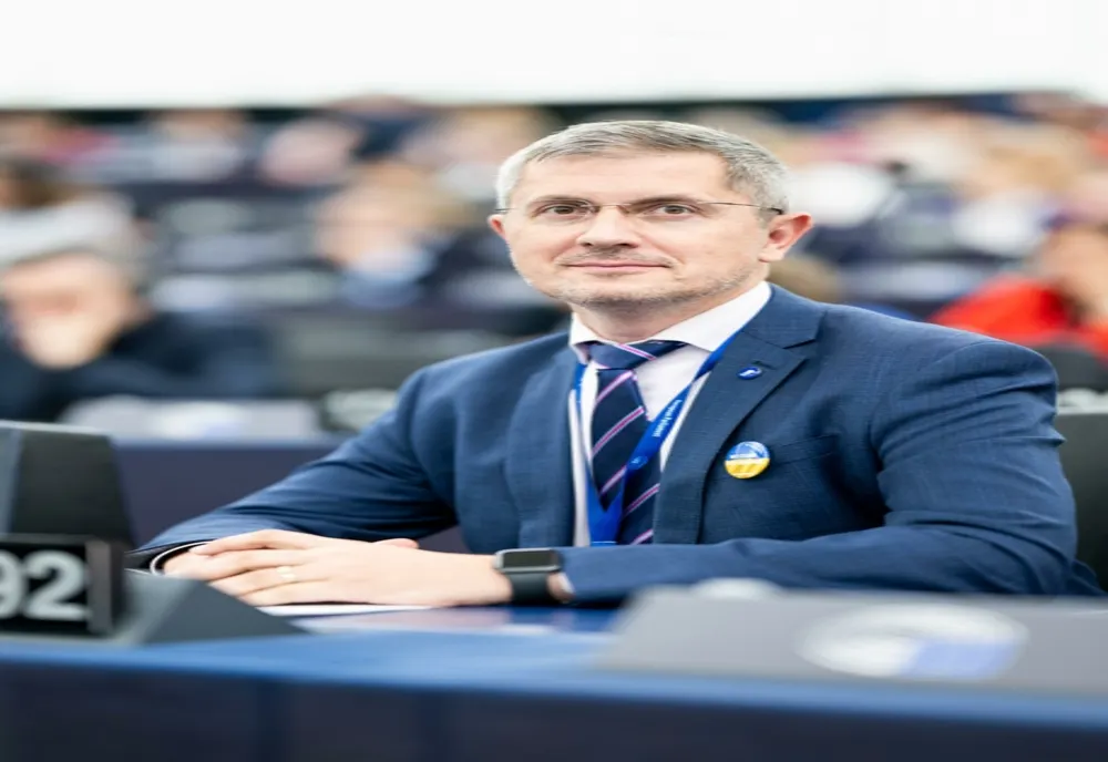 DAN BARNA: ELENA LASCONI, SINGURA ALTERNATIVĂ REALĂ LA SISTEMUL PSD-PNL