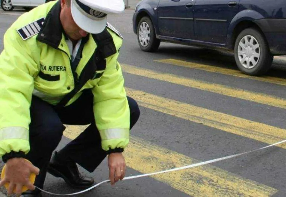 GRAV ACCIDENT LA SIBIU: TATĂ ȘI FIICĂ LOVIȚI DE MAȘINĂ PE TRECERE