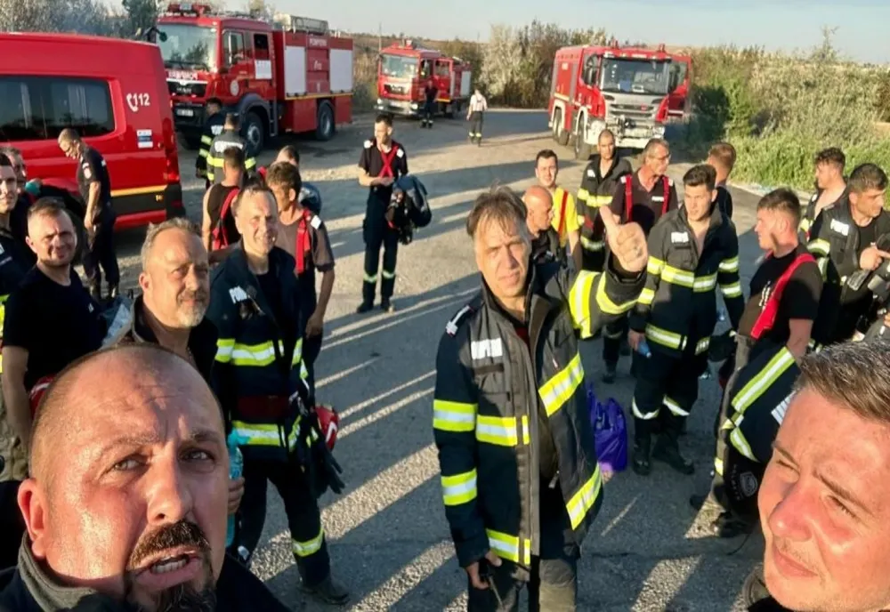 INCENDIUL DE LA POARTA ALBĂ A FOST STINS DUPĂ APROAPE 7 ORE