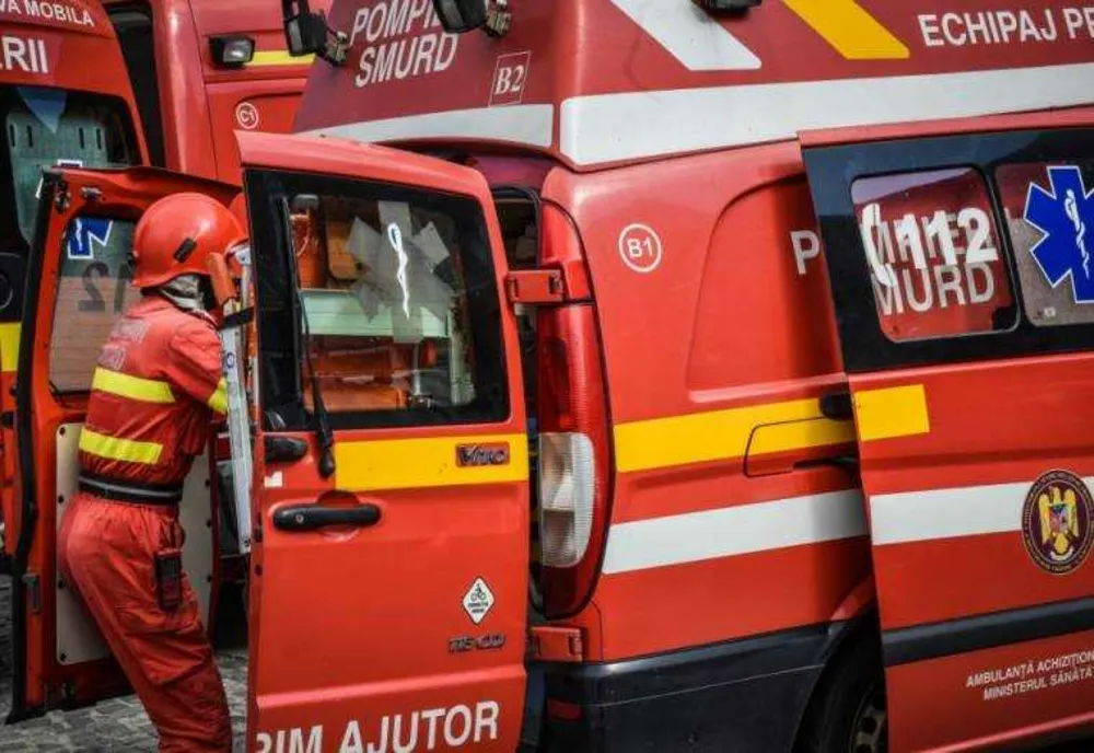 PLAN ROȘU DE INTERVENȚIE ÎN SIBIU, DUPĂ UN ACCIDENT GRAV PE DN1 ÎNTRE UN MICROBUZ ȘI UN AUTOTURISM