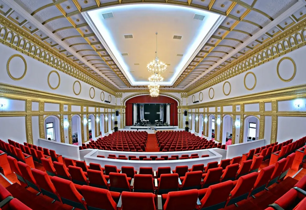 SPECTACOLE ÎN AVANPREMIERĂ SAU ÎN PREMIERĂ ÎN DESCHIDEREA NOII STAGIUNI ÎN TEATRELE BUCUREŞTENE