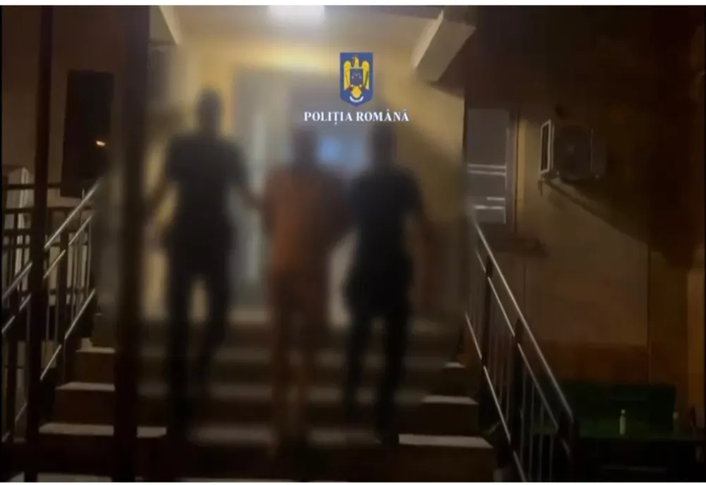 TATĂ ȘI FIU DIN BUCUREȘTI, REȚINUȚI DE POLIȚIȘTI DUPĂ CE AU DISTRUS GEAMUL UNUI SUPERMARKET DIN SECTORUL 5 ȘI AU AMENINȚAT CU MOARTEA ADMINISTRATORUL MAGAZINULUI