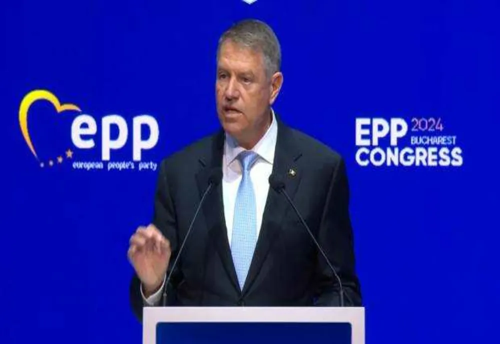 POLITICO: PREȘEDINTELE IOHANNIS PĂRĂSEȘTE SCENA ÎN MIJLOCUL TURBULENȚELOR POLITICE DE LA BUCUREȘTI
