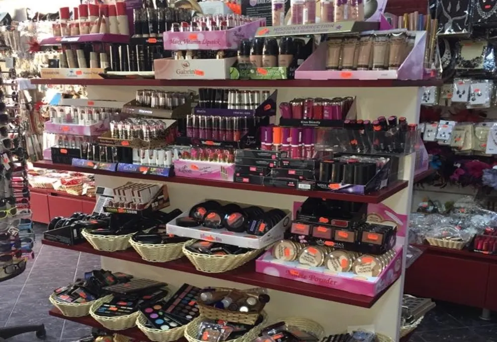 ATENȚIE LA COSMETICE! SUBSTANȚE PERICULOASE DESCOPERITE ÎN SUTE DE PRODUSE DIN EUROPA, INCLUSIV ROMÂNIA