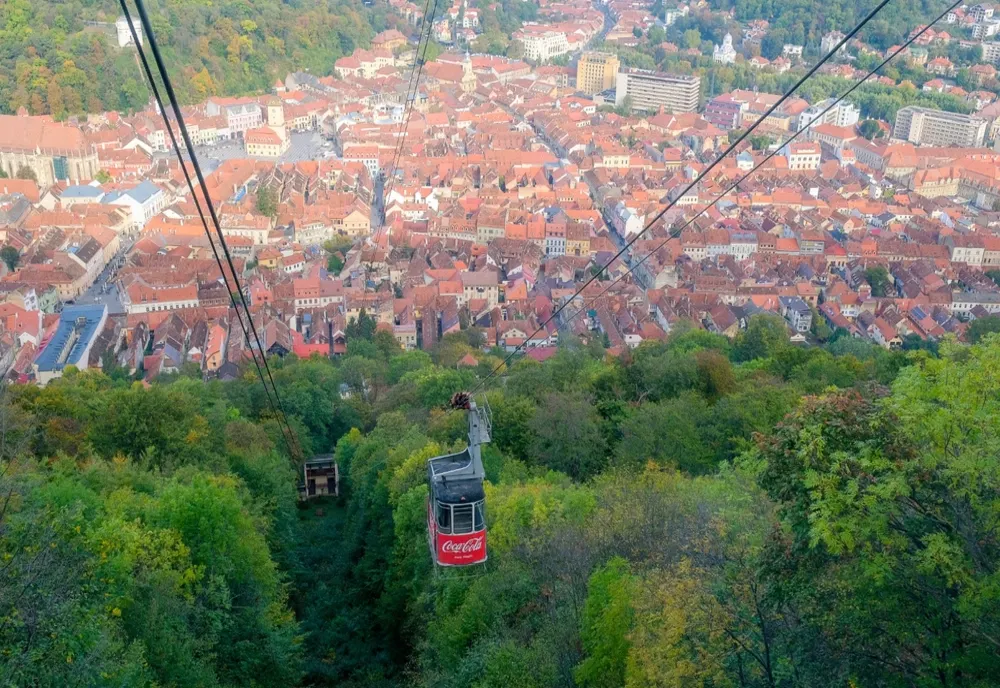ULTIMUL WEEKEND ÎN CARE VĂ MAI PUTEȚI BUCURA DE O PLIMBARE CU TELECABINA PE TÂMPA