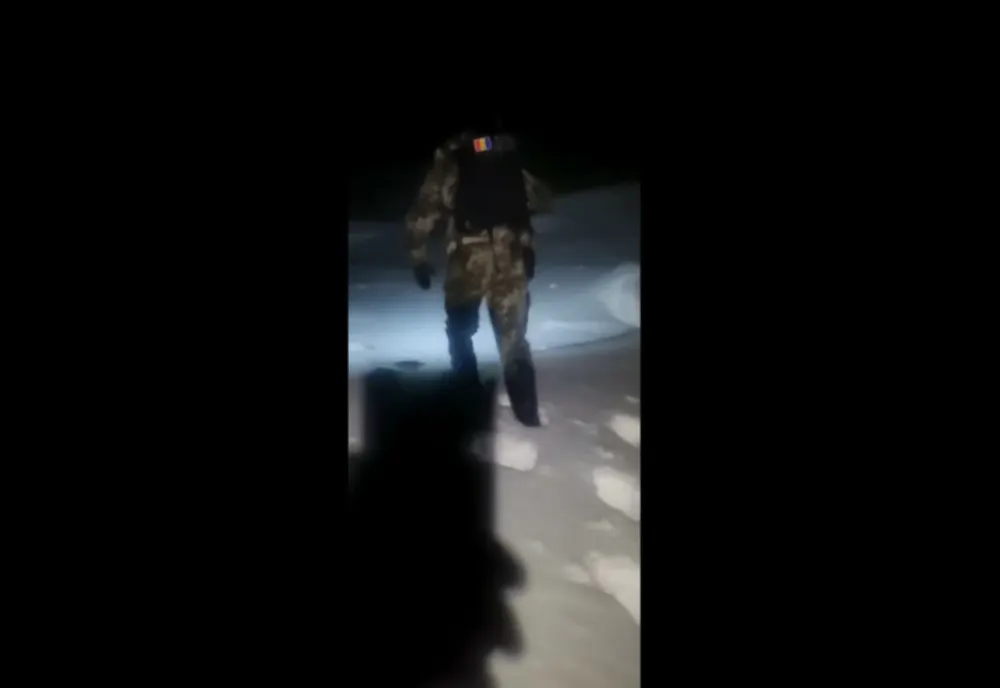 UCRAINENII DISPĂRUȚI ÎN MUNȚII MARAMUREȘULUI NU AU FOST GĂSIȚI. SALVATORII AU SUSPENDAT OPERAȚIUNEA