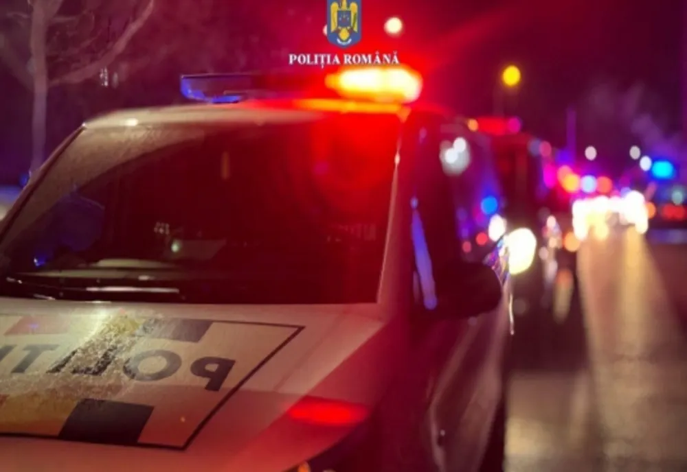 Cinci polițiști, răniți după ce s-au ciocnit cu barca de un cap de pod
