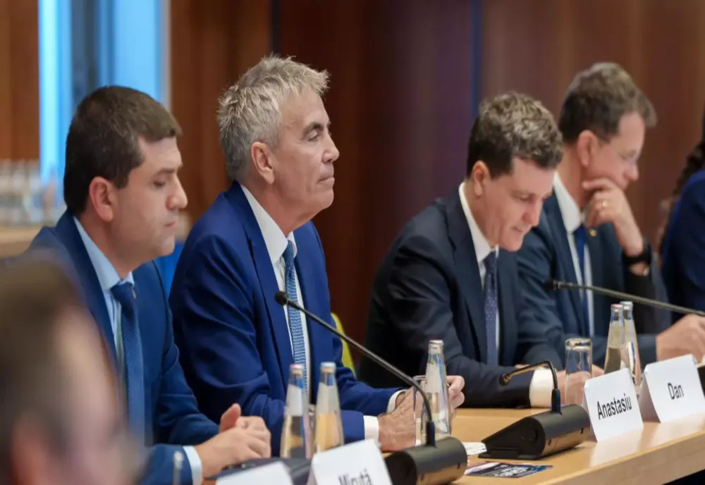 NICUȘOR DAN N-A SEMNAT NICI ACUM DEMISIA LUI ANASTASIU - SURSE. ANCA ALEXANDRESCU ȘI CRISTIAN RIZEA VIN CU DEZVĂLUIRI BOMBĂ DESPRE ÎNCRENGĂTURILE DIN SPATELE VICEPREMIERULUI ȘPĂGAR 