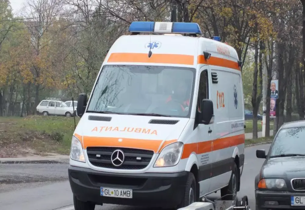 Accident grav pe DN 61, în Dâmbovița! Patru persoane, printre care doi copii de 3 și 7 ani, au ajuns la spital