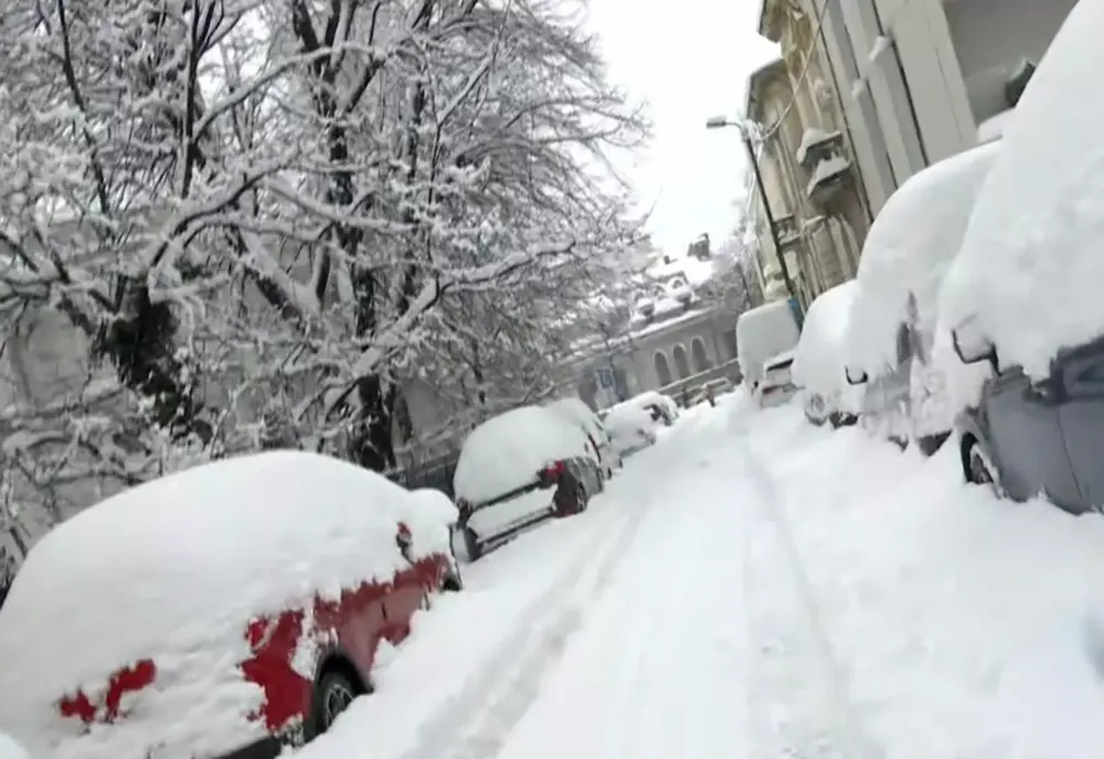 Zona de nord a Capitalei, complet BLOCATĂ după ninsorile abundente din ultimele ore