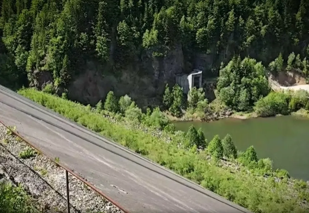 Bătaie de joc pe bani publici. S-au pompat 12 miliarde de lei, dar hidrocentrala de la Răstolnița nu funcționează - VIDEO