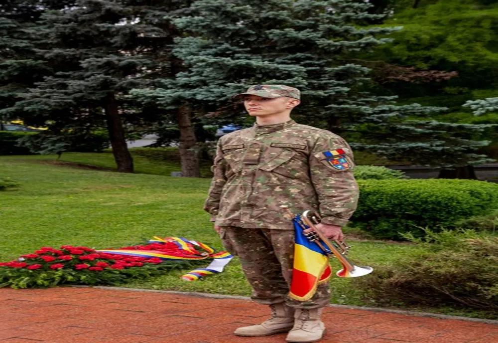 Ceremonii militare şi religioase dedicate Zilei Eroilor - Preşedintele Klaus Iohannis şi ministrul Apărării, la Sibiu