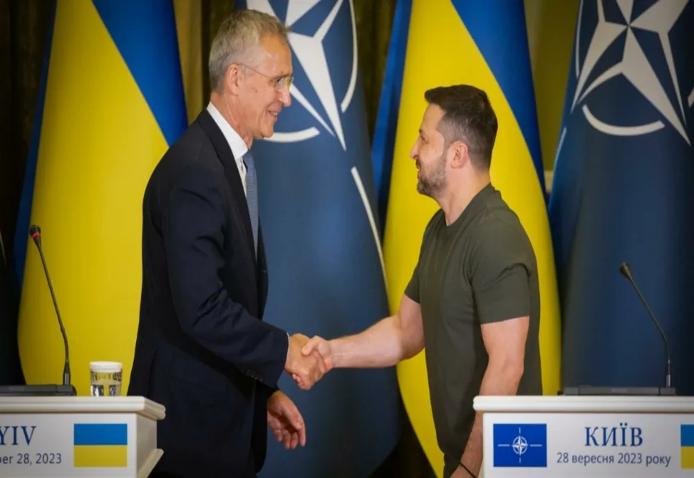 Vizită surpriză la Kiev a șefului NATO