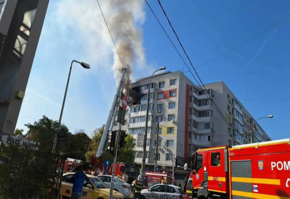 Explozie urmată de incendiu într-un apartament de pe Calea Griviţei