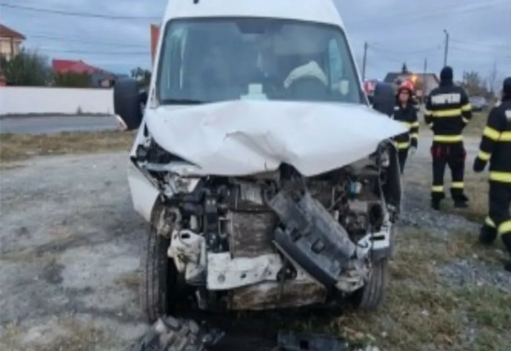 Microbuz cu călători, implicat într-un grav accident, la Techirghiol: cel puțin 8 victime
