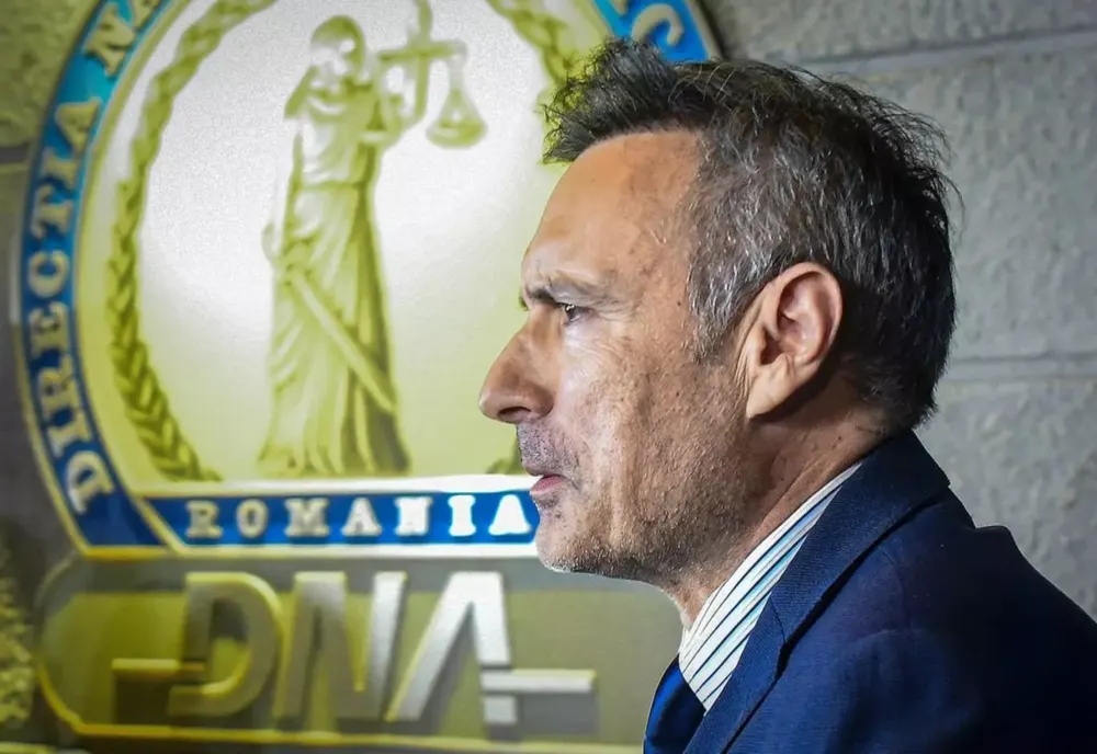 Florian Coldea, torpilat cu întrebări de Anca Alexandrescu, la sediul poliției din Voluntari VIDEO