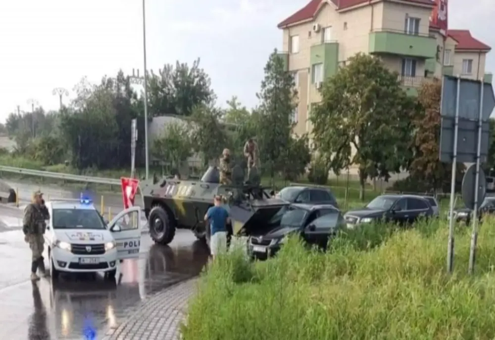 ACCIDENT ÎN LOCALITATEA OVIDIU. UN TRANSPORTOR BLINDAT (TAB) A FOST IMPLICAT ÎNTR-UN ACCIDENT RUTIER