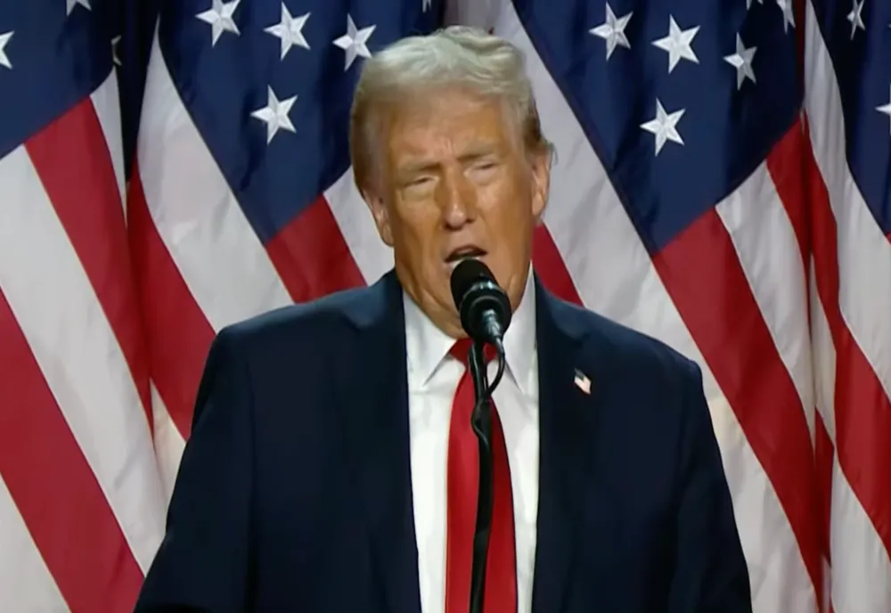 Cum arată noul pașaport al SUA. Documentul conține și imaginea lui Donald Trump