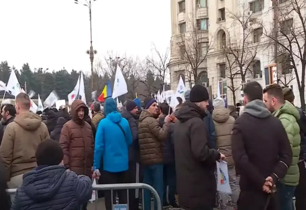 ANGAJAȚII METROREX CONTINUĂ PROTESTELE, MIERCURI, ÎN FAȚA GUVERNULUI
