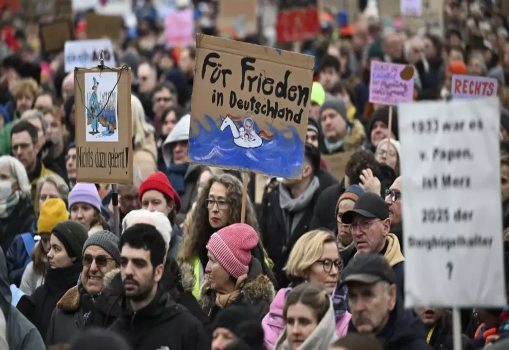 PROTESTE MASIVE ÎN GERMANIA ÎMPOTRIVA EXTREMEI DREPTE 