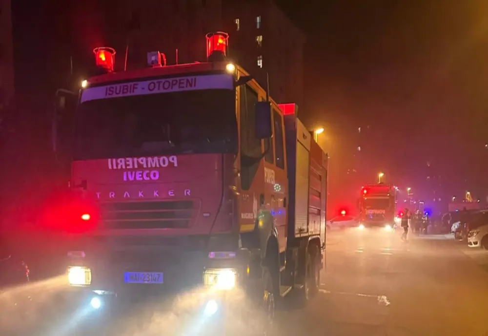 INCENDIU VINERI SEARA ÎNTR-UN CARTIER REZIDENȚIAL DE LA MARGINEA BUCUREȘTIULUI