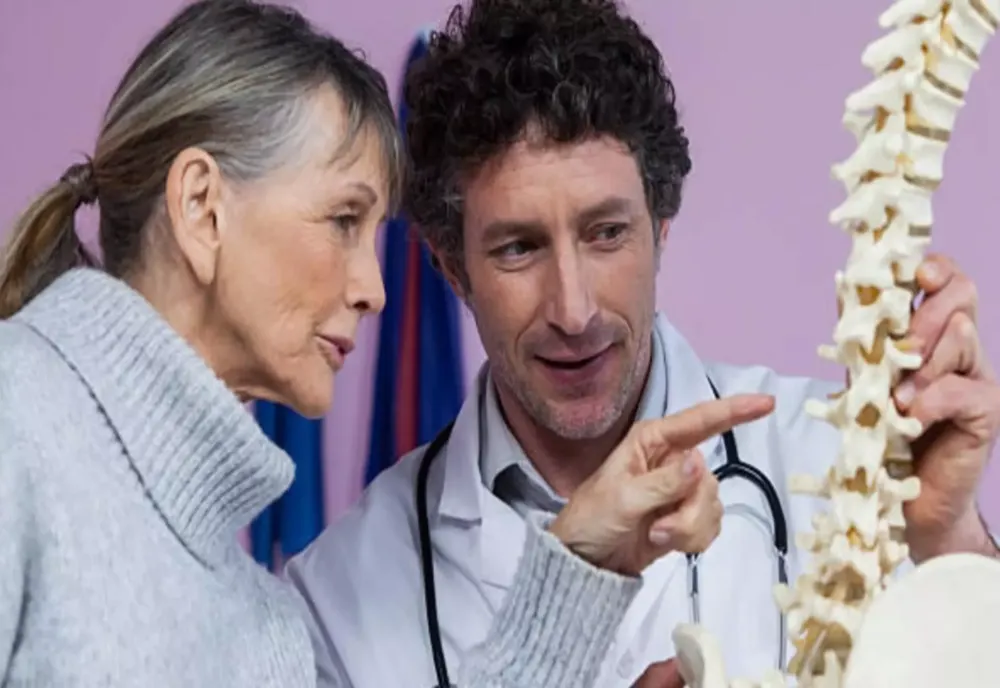 CE TREBUIE SĂ ȘTIM DESPRE OSTEOPOROZĂ ȘI PREVENIREA EI 